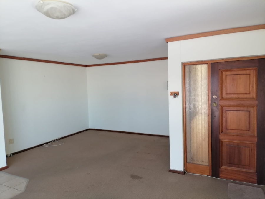 To Let 3 Bedroom Property for Rent in Strand Central Western Cape